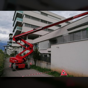 Articulating boom lift 28m