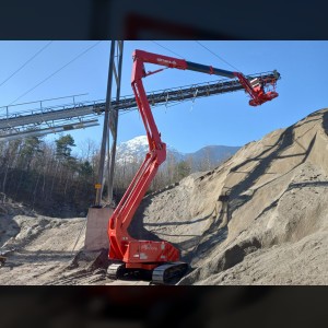 Articulating boom lift 20m