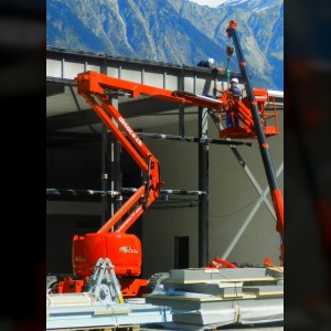 Articulating boom lift 16m